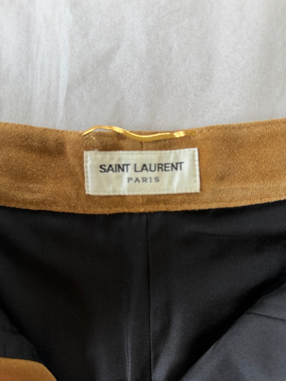 Saint Laurent Paris 2017 Tan Suede Shorts - Picture 3 of 4
